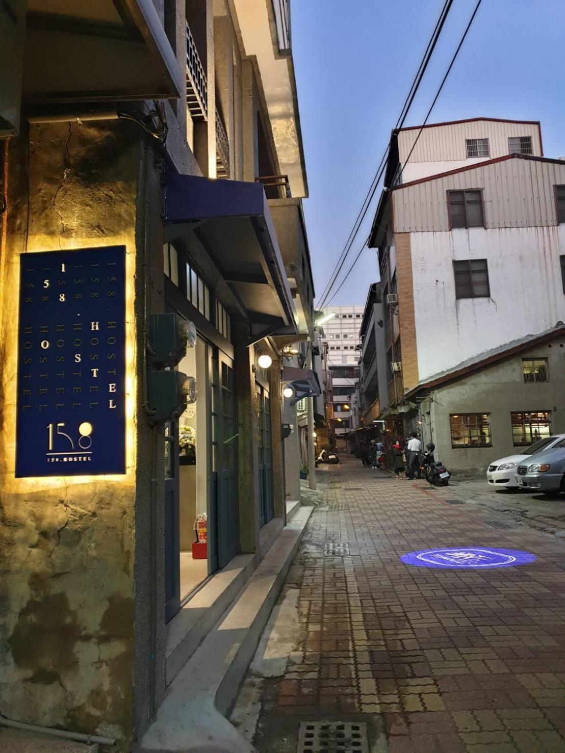 158 Hostel Тайнань Екстер'єр фото
